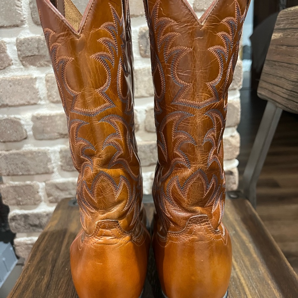 Ariat Men's Tan Leather Cowboy Boots - Picture 6 of 6